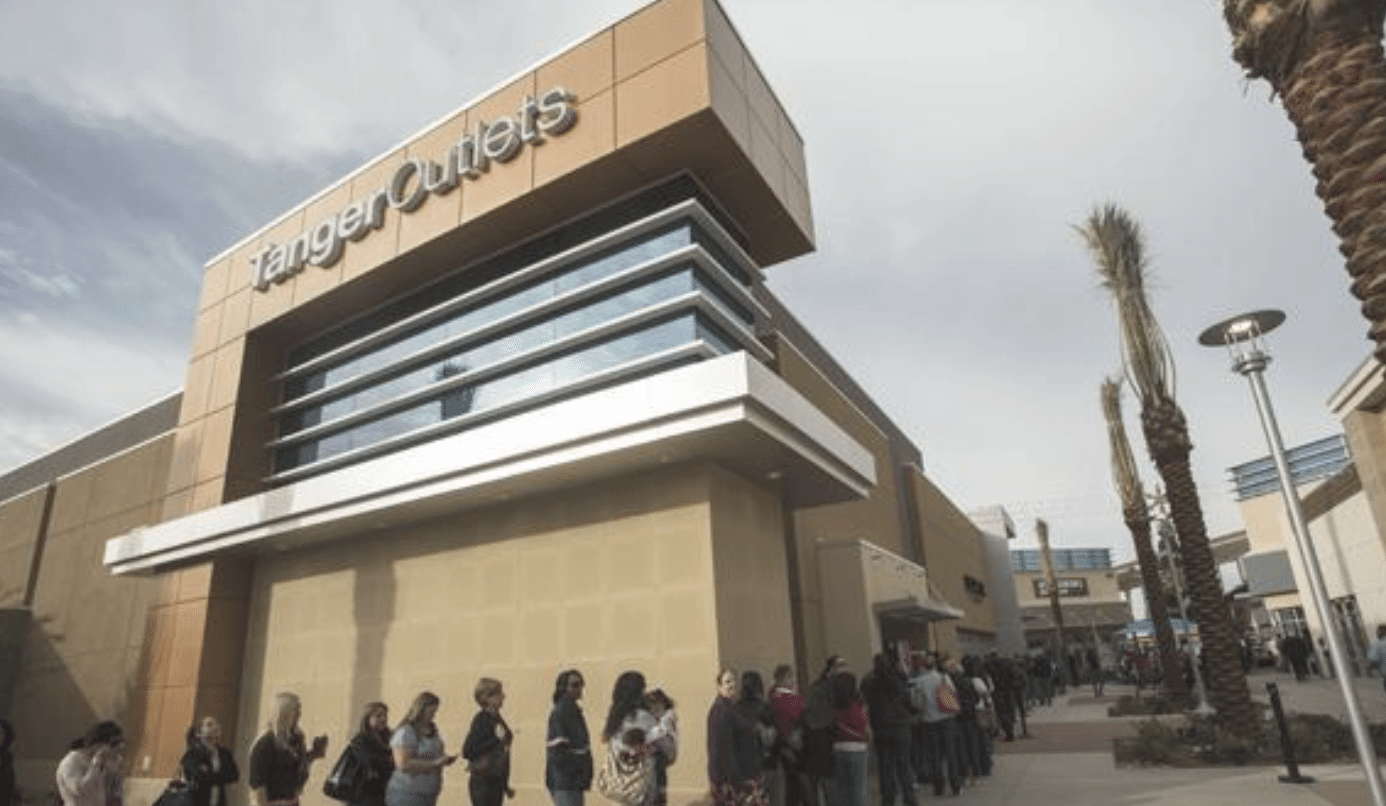 Valley outlet mall plans to expand with new restaurants, entertainment venue